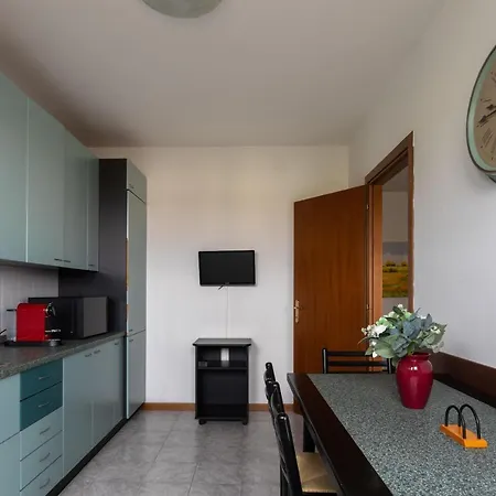Apartment Borgo Roma With Parking - Pet Friendly *