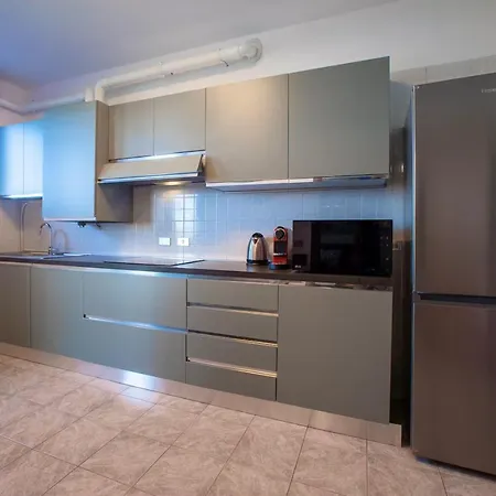 Borgo Roma With Parking - Pet Friendly